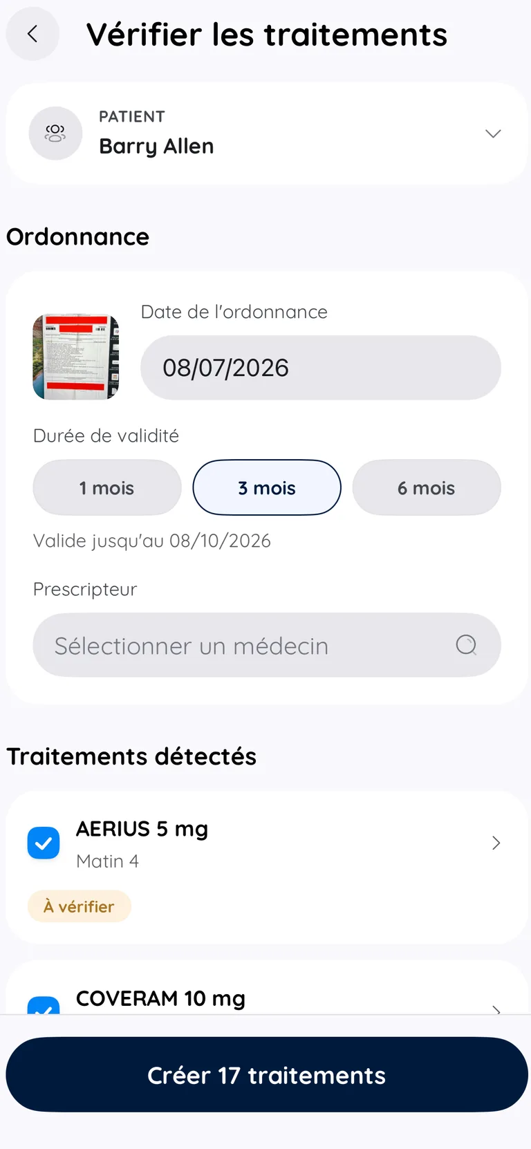 Écran de scan d'ordonnance : traitements détectés automatiquement, prêts à être vérifiés